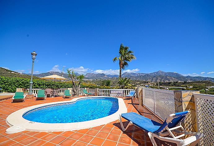 Private pool and terrace . - El Fraile . (Photo Gallery) }}
