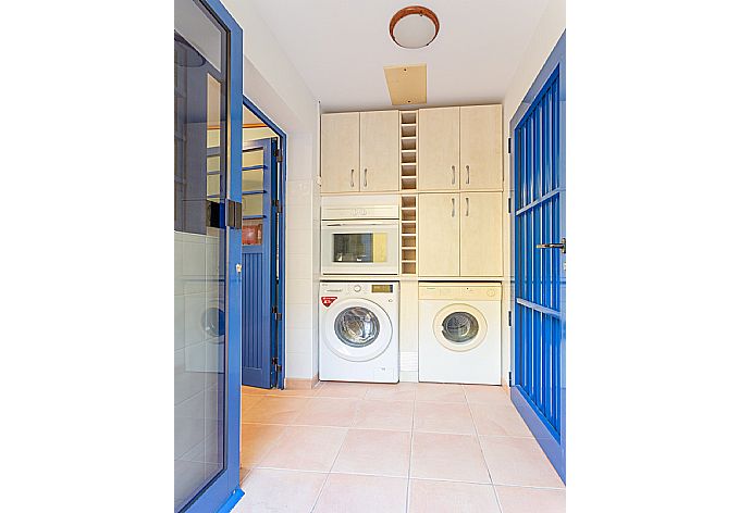 Laundry . - Villa Mariposa . (Photo Gallery) }}