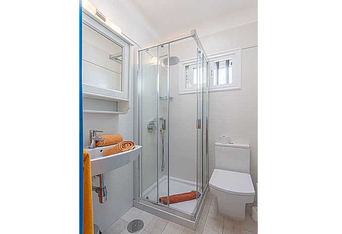 Family bathroom with shower . - Villa Angela Vista . (Photo Gallery) }}