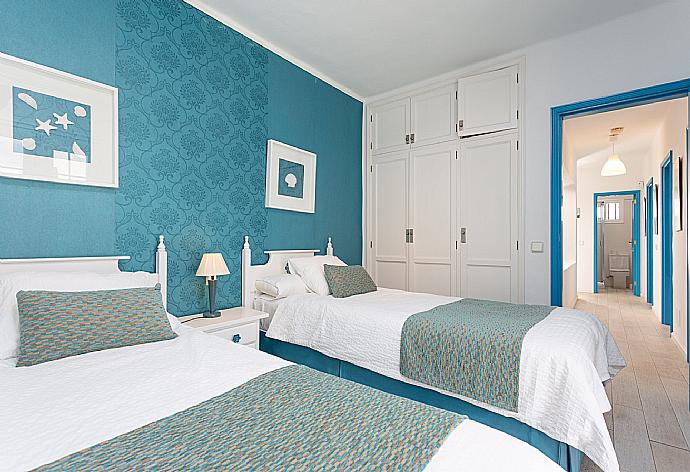 Twin bedroom with A/C and pool terrace access . - Villa Angela Vista . (Photo Gallery) }}