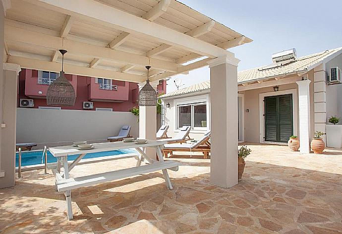 Villa with private pool . - Villa Ninos . (Photo Gallery) }}