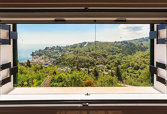 View of sea and Loggos from bedroom window . - Villa Francesca . (Fotogalerie) }}