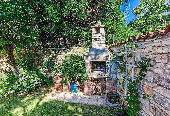 BBQ area . - Joans Cottage . (Fotogalerie) }}