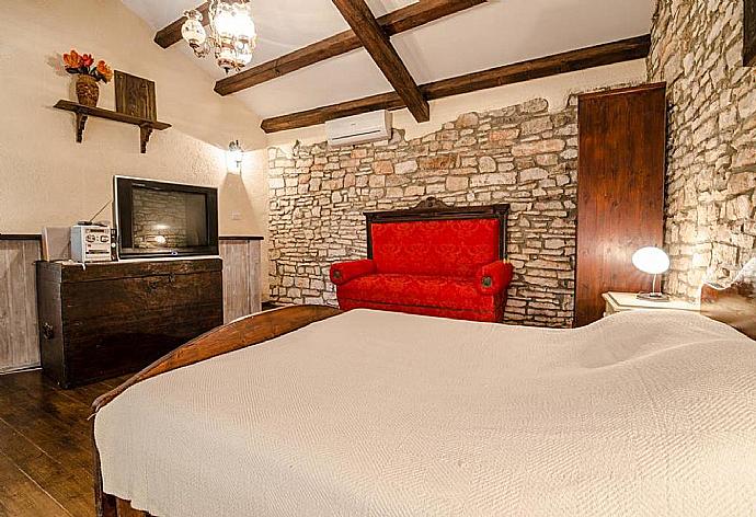 Double bedroom with A/C . - Joans Cottage . (Galería de imágenes) }}