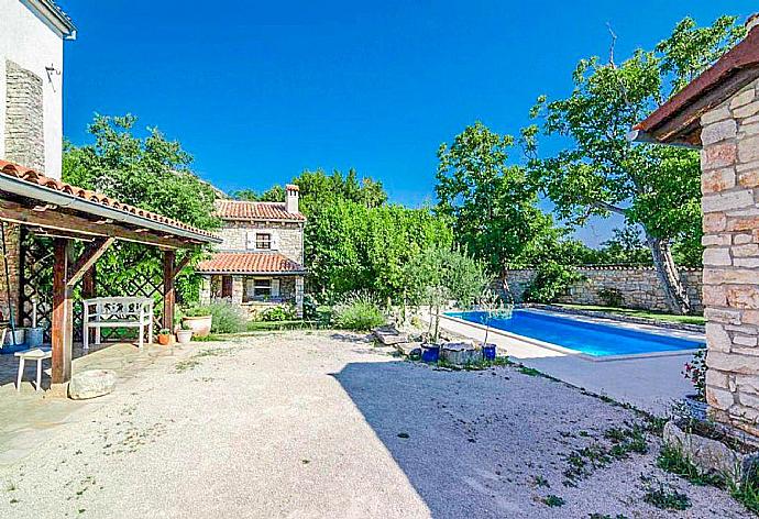 Beautiful villa with private pool, terrace, and garden . - Joans Cottage . (Galleria fotografica) }}