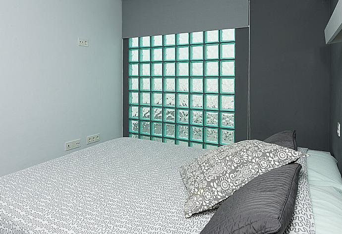 Air-conditioned double bedroom  . - Apartamento Juana Rosa . (Galleria fotografica) }}