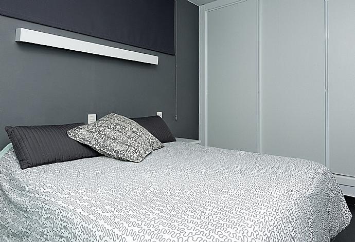 Air-conditioned double bedroom  . - Apartamento Juana Rosa . (Fotogalerie) }}