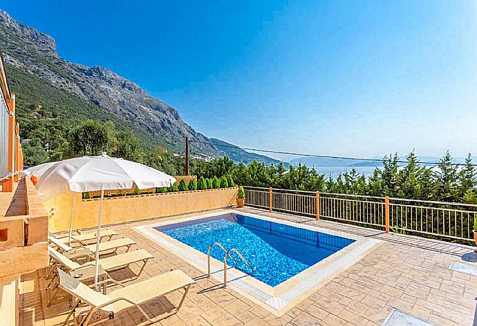 Private pool, Beautiful panoramic sea view, Sun beds and fresh air . - Villa Danaia . (Fotogalerie) }}