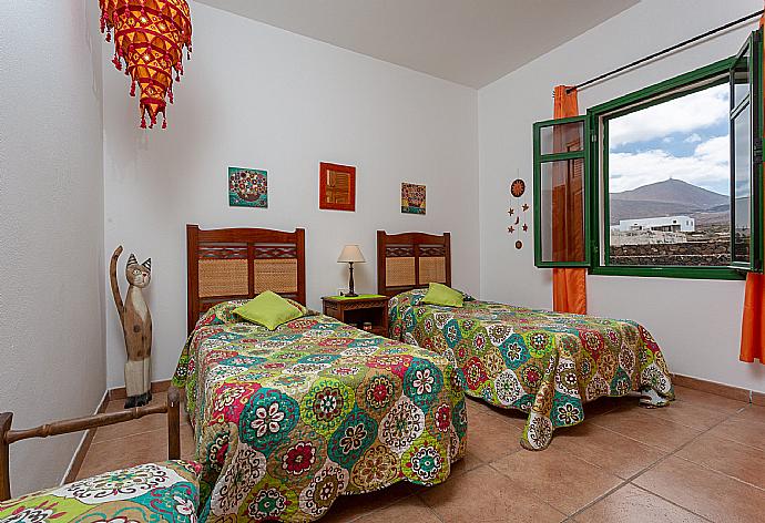 Twin bedroom . - Villa Sol y Mar . (Photo Gallery) }}