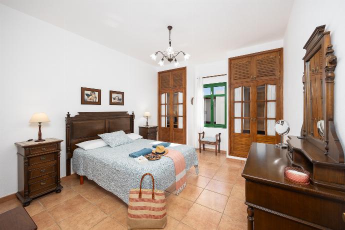 Double bedroom . - Villa Sol y Mar . (Photo Gallery) }}