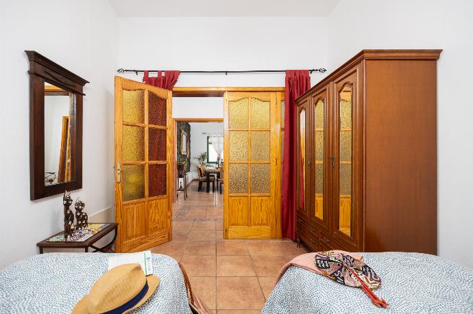 Twin bedroom . - Villa Sol y Mar . (Photo Gallery) }}