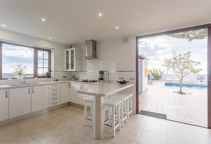 Equipped kitchen . - Villa Santana . (Fotogalerie) }}