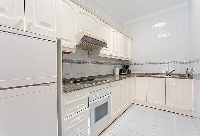 Equipped kitchen . - Villa Casita Cinco . (Fotogalerie) }}