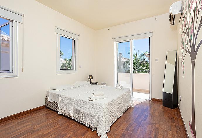 Double bedroom with A/C . - Villa Koula . (Photo Gallery) }}