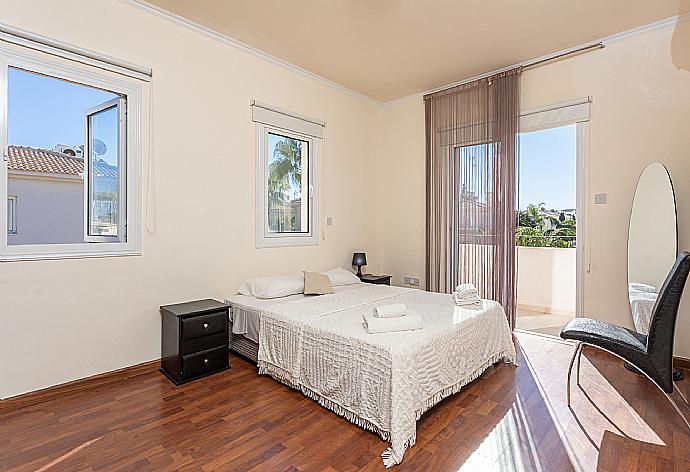 Double bedroom with A/C . - Villa Petra . (Photo Gallery) }}