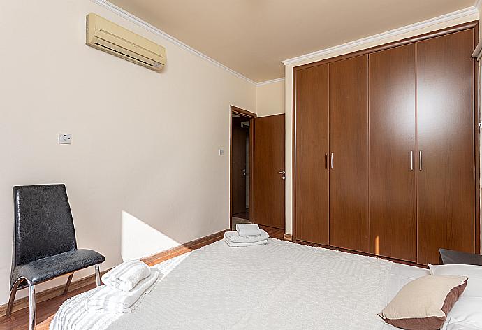 Double bedroom with A/C . - Villa Petra . (Photo Gallery) }}