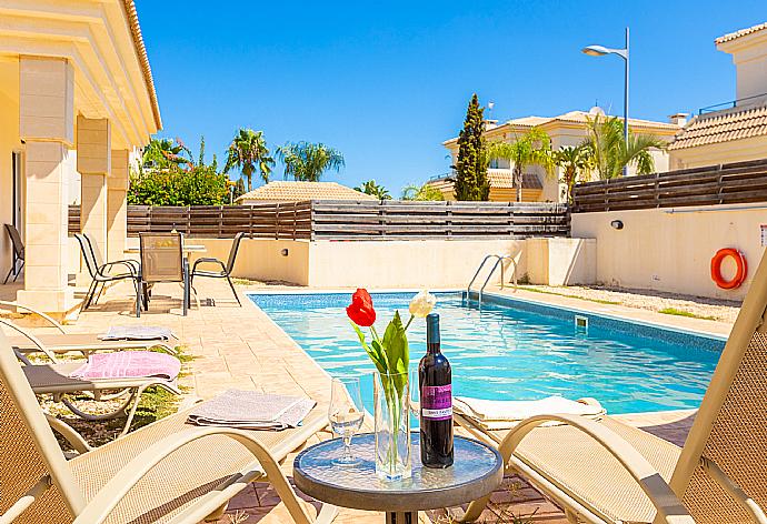 Terrace area . - Villa Solis . (Photo Gallery) }}