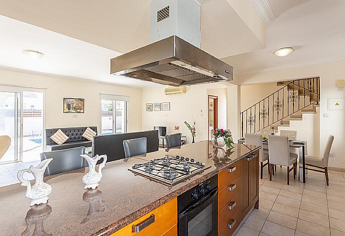 Equipped kitchen . - Villa Solis . (Photo Gallery) }}
