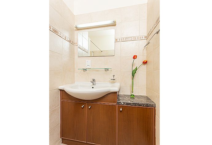 Family bathroom with bath and shower . - Villa Miranda . (Photo Gallery) }}