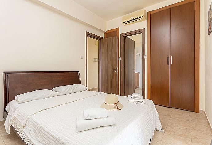 Double bedroom with en suite bathroom and A/C . - Villa Nikol . (Photo Gallery) }}