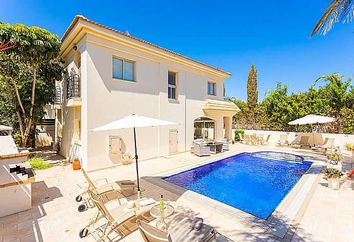 Beautiful villa with private pool, and terrace with sea views . - Villa Meli . (Photo Gallery) }}