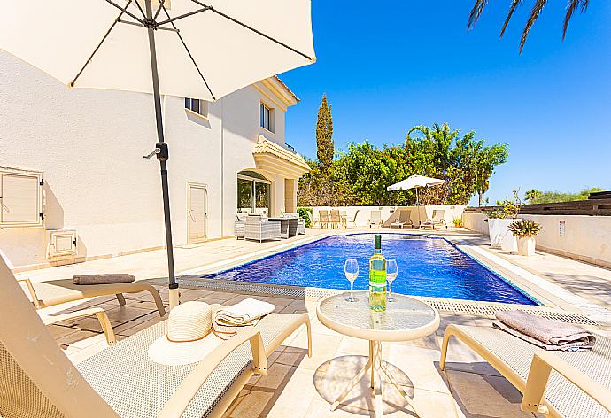 Beautiful villa with private pool, and terrace with sea views . - Villa Andree . (Galería de imágenes) }}