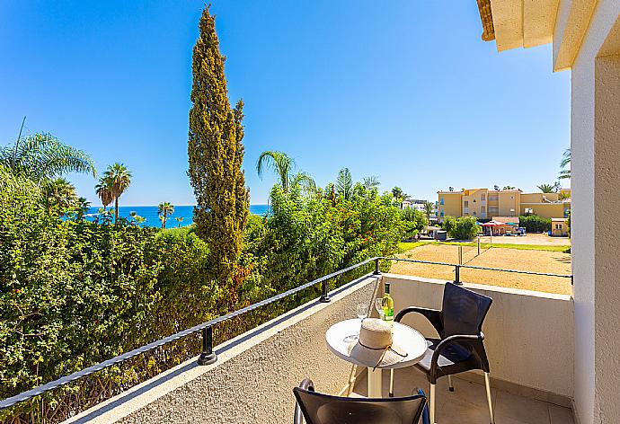 Balcony with sea views . - Villa Andree . (Fotogalerie) }}