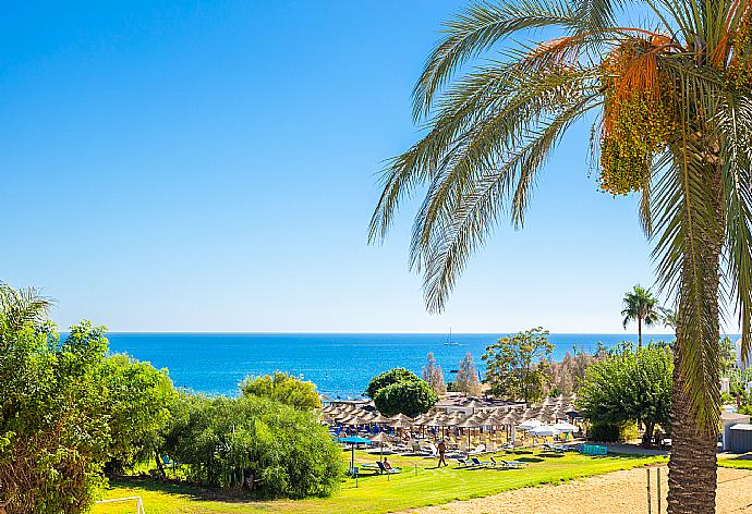 Sea views from bedroom window . - Villa Andree . (Fotogalerie) }}