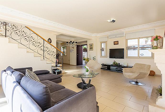 . - Villa Meli . (Photo Gallery) }}