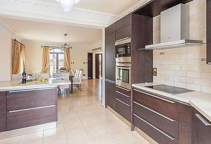 Equipped kitchen . - Villa  Elysia . (Photo Gallery) }}