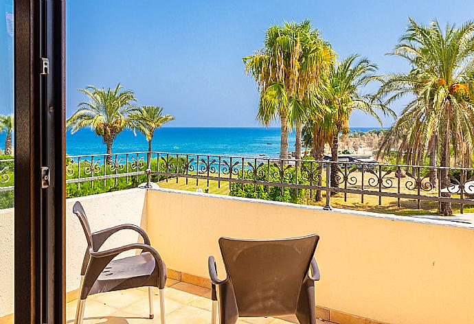 Balcony with sea views . - Villa Brigitte . (Galerie de photos) }}