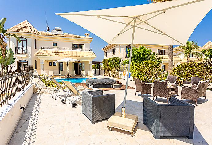 Beautiful villa with private pool, jacuzzi, terrace, and garden with sea views . - Villa Brigitte . (Galleria fotografica) }}