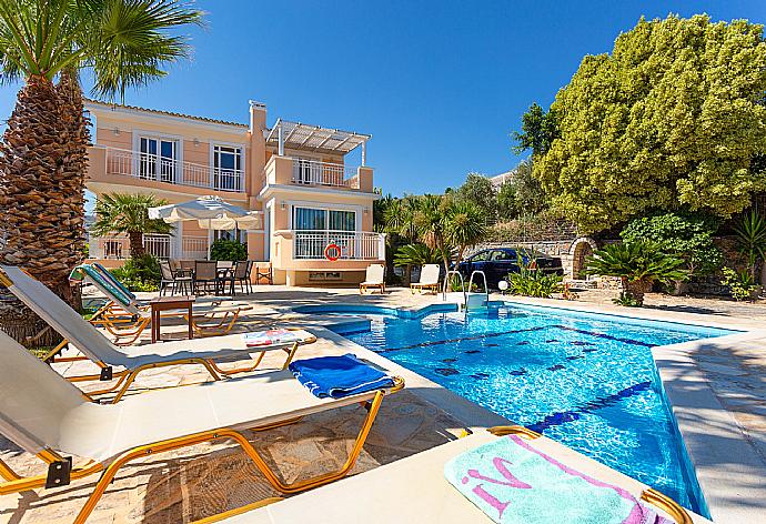 Beautiful villa with private and pool and terrace with sea views . - Villa Astro . (Galería de imágenes) }}