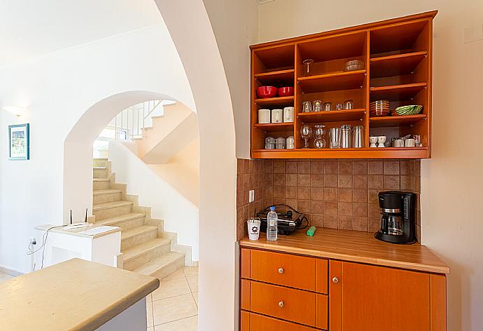 Equipped kitchen . - Villa Astro . (Galerie de photos) }}