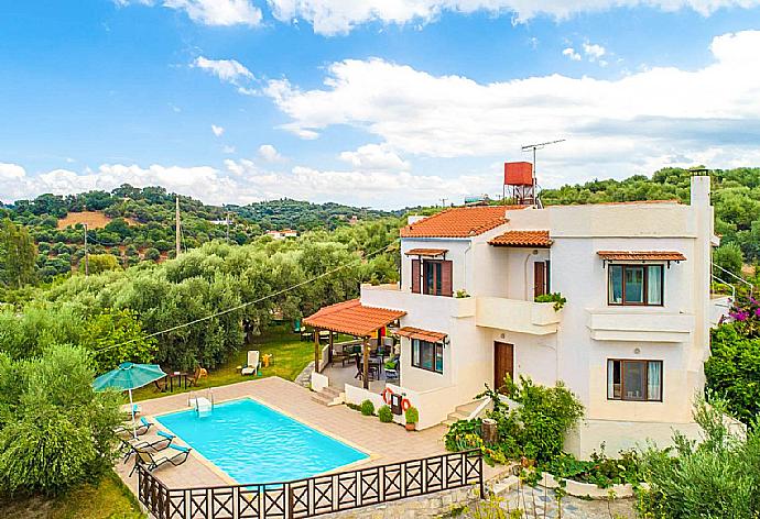 Aerial view of Villa Armi . - Villa Armi . (Galleria fotografica) }}