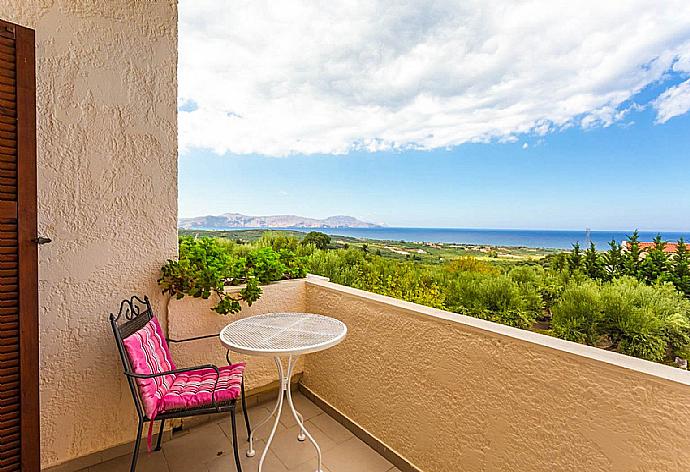 Balcony on first floor with sea views . - Villa Armi . (Photo Gallery) }}