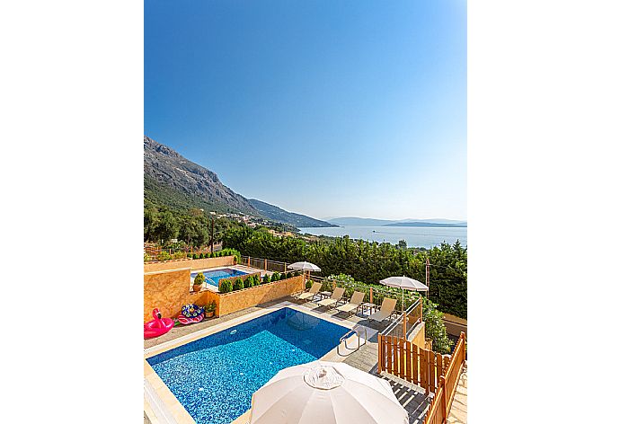 Private pool and terrace with panoramic sea views . - Villa Bacante . (Galería de imágenes) }}