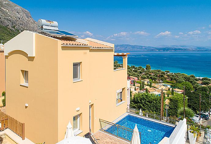 ,Beautiful villa with private infinity pool and terrace with panoramic sea views . - Villa Aurora . (Photo Gallery) }}