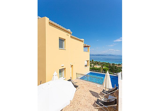 Beautiful villa with private infinity pool and terrace with panoramic sea views . - Villa Aurora . (Photo Gallery) }}