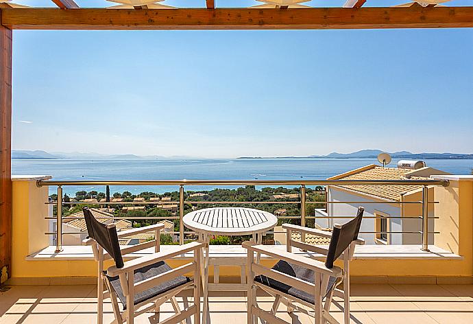 Balcony with panoramic sea views . - Villa Sequoia . (Galería de imágenes) }}