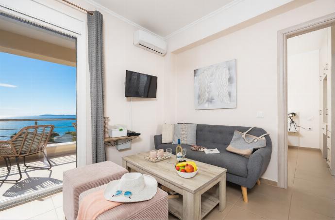 Villa Sequoia Yellow