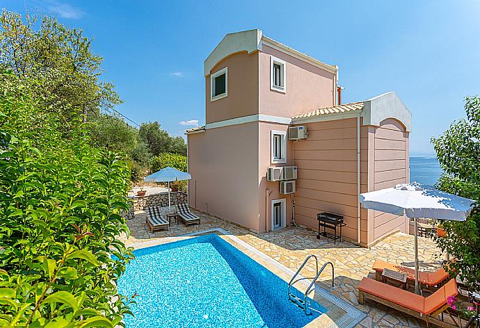 Beautiful villa with private pool and terrace . - Villa Situla . (Photo Gallery) }}