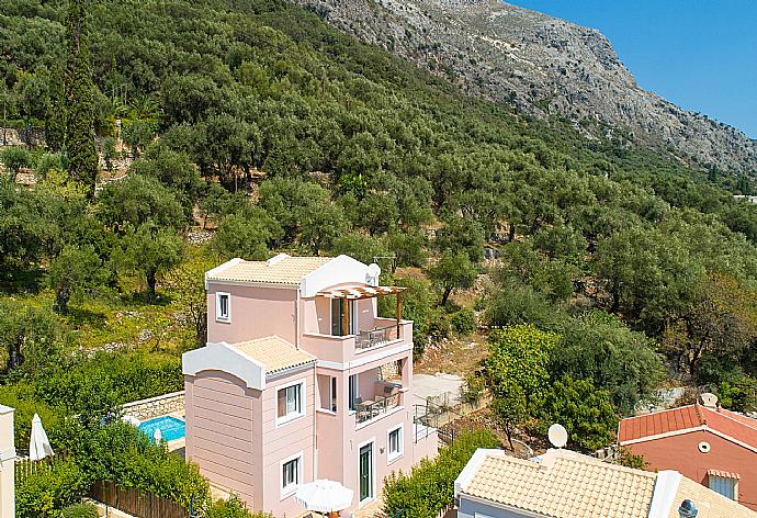 Aerial view of Villa Situla . - Villa Situla . (Galería de imágenes) }}