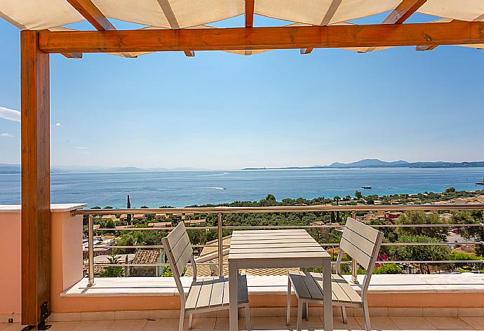 Balcony with panoramic sea views . - Villa Situla . (Fotogalerie) }}