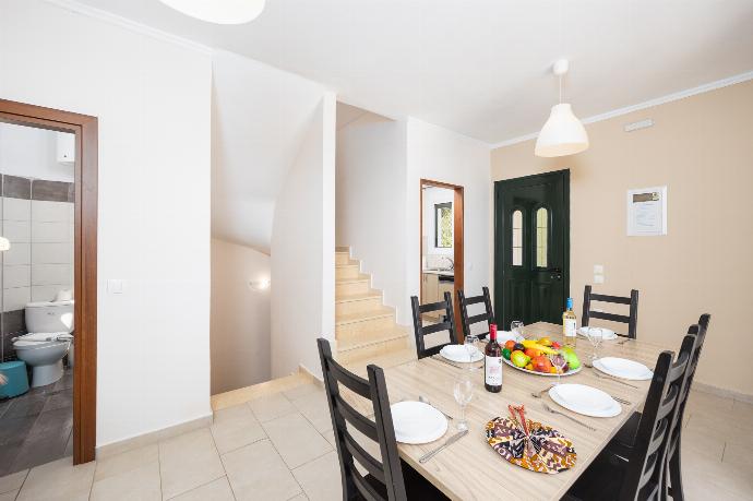 Dining room with A/C and sea views . - Villa Situla . (Galería de imágenes) }}