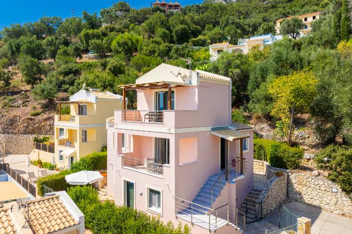 Aerial view of villa . - Villa Situla . (Galería de imágenes) }}