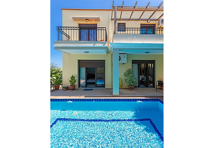 Beautiful villa with private pool and terrace . - Villa Simela . (Галерея фотографий) }}