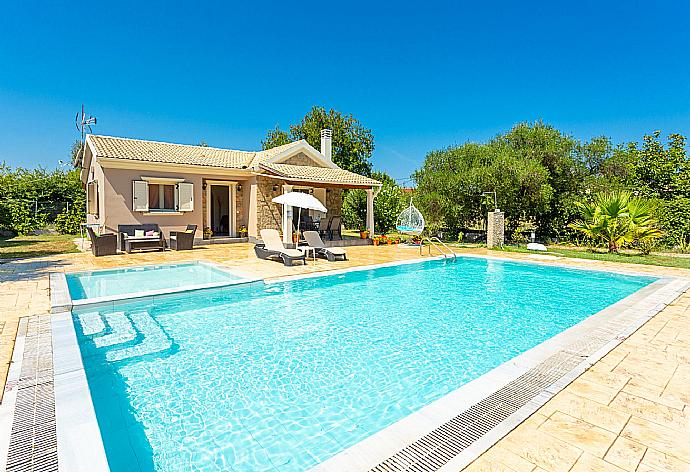 Beautiful villa with private pool and terrace . - Villa Popi . (Galleria fotografica) }}