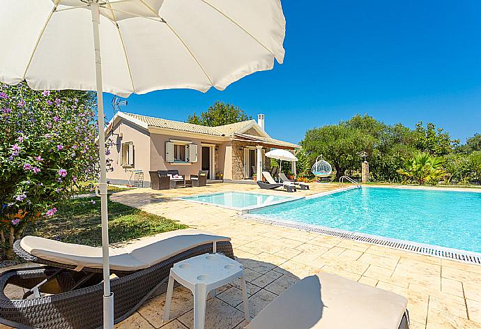 Beautiful villa with private pool and terrace . - Villa Popi . (Galleria fotografica) }}