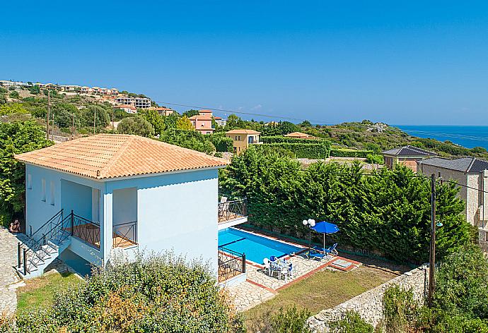 Aerial view of Skala Villa Blue . - Skala Villa Blue . (Fotogalerie) }}